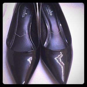 Low heel pumps